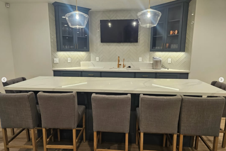 wet bar in vineyard by proworx construction in utah